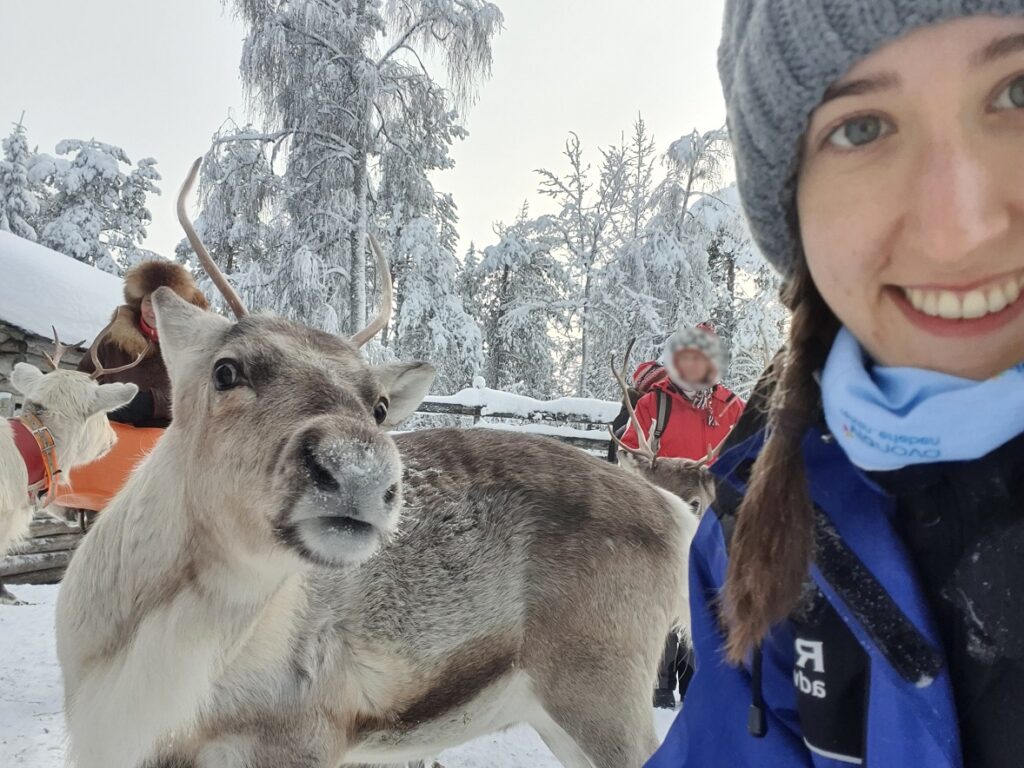 Isabell mit einem Rentier